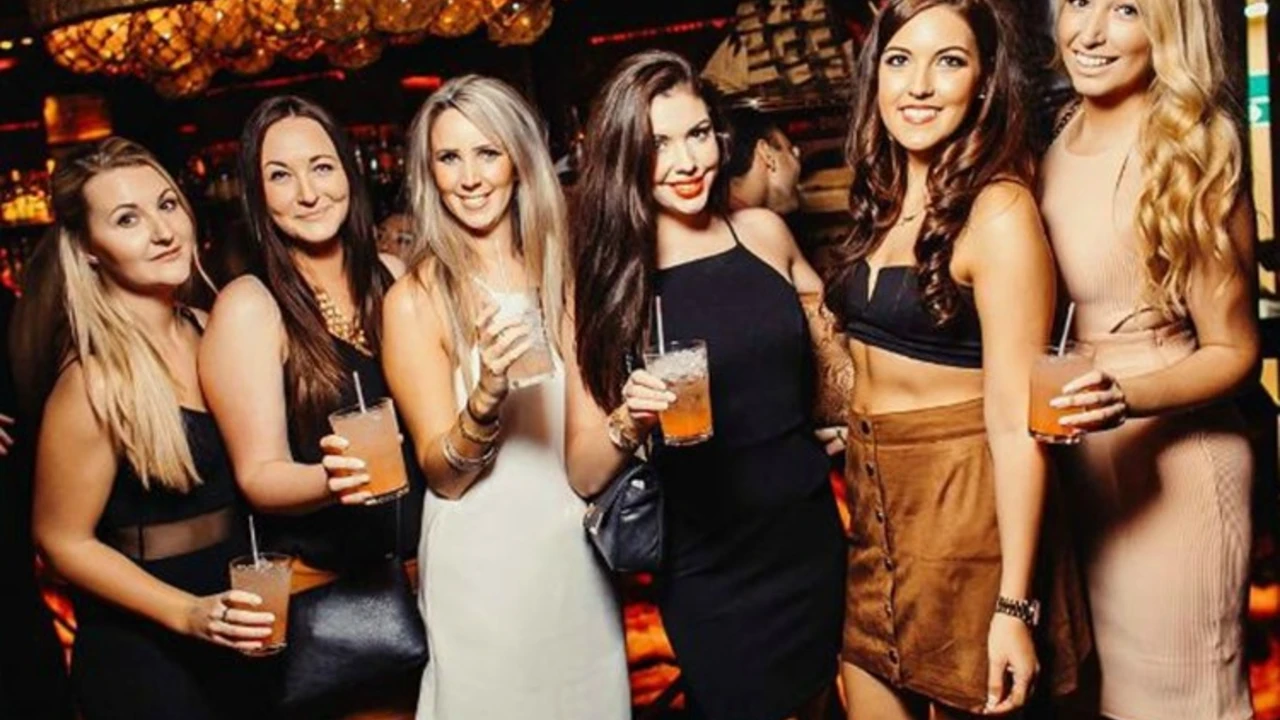 Nightlife in Dubai: Top 10 Must-Visit Nightclubs and Bars