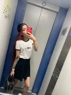 Adele escort in Paris
